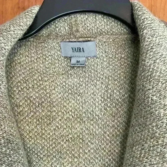 🔥🔥 Perfect For Fall Sweater Vest !! - Picture 2 of 6